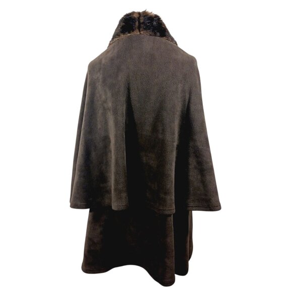 Parkhurst, One Size, Brown Fleece Cape With Faux Fur Collar, Has Inside Armholes - Picture 3 of 16